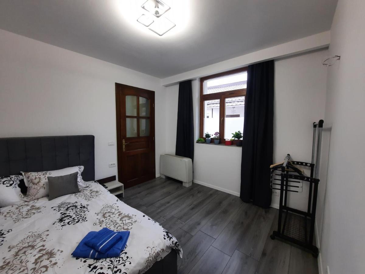 House Side By Side Apartment Brasov Exterior photo